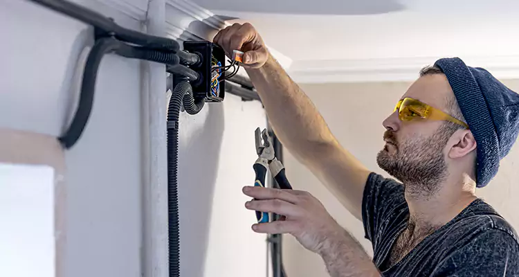 Garage Door Opener Cable Repair in The Acreage, FL